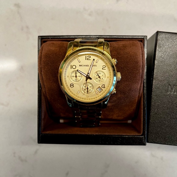 Michael Kors MK5659 Runway Chronograph Tortoise Shell and Gold Women’s Watch - Picture 5 of 6